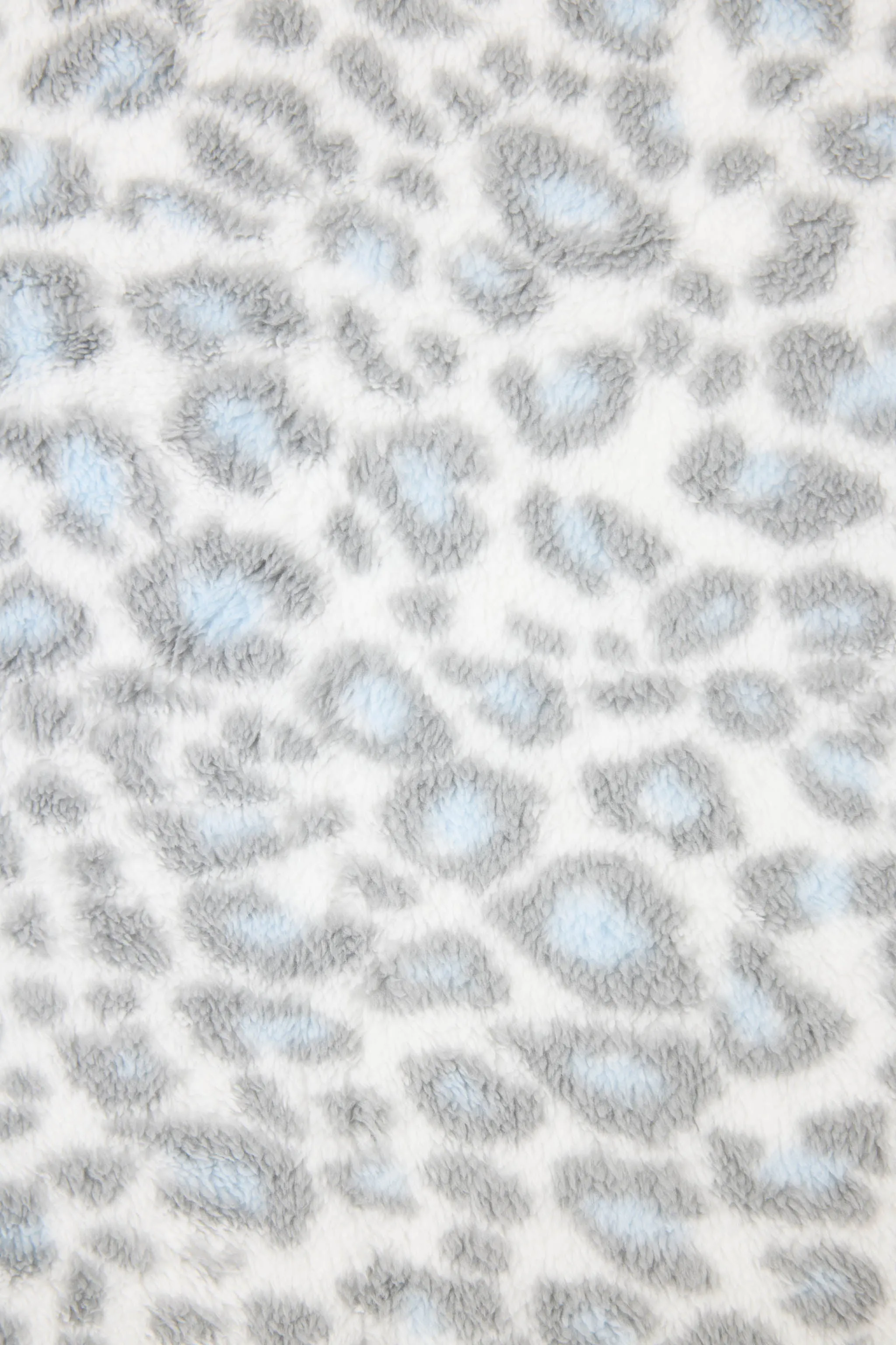 Cozy Ultra-Soft Leopard Print Blanket