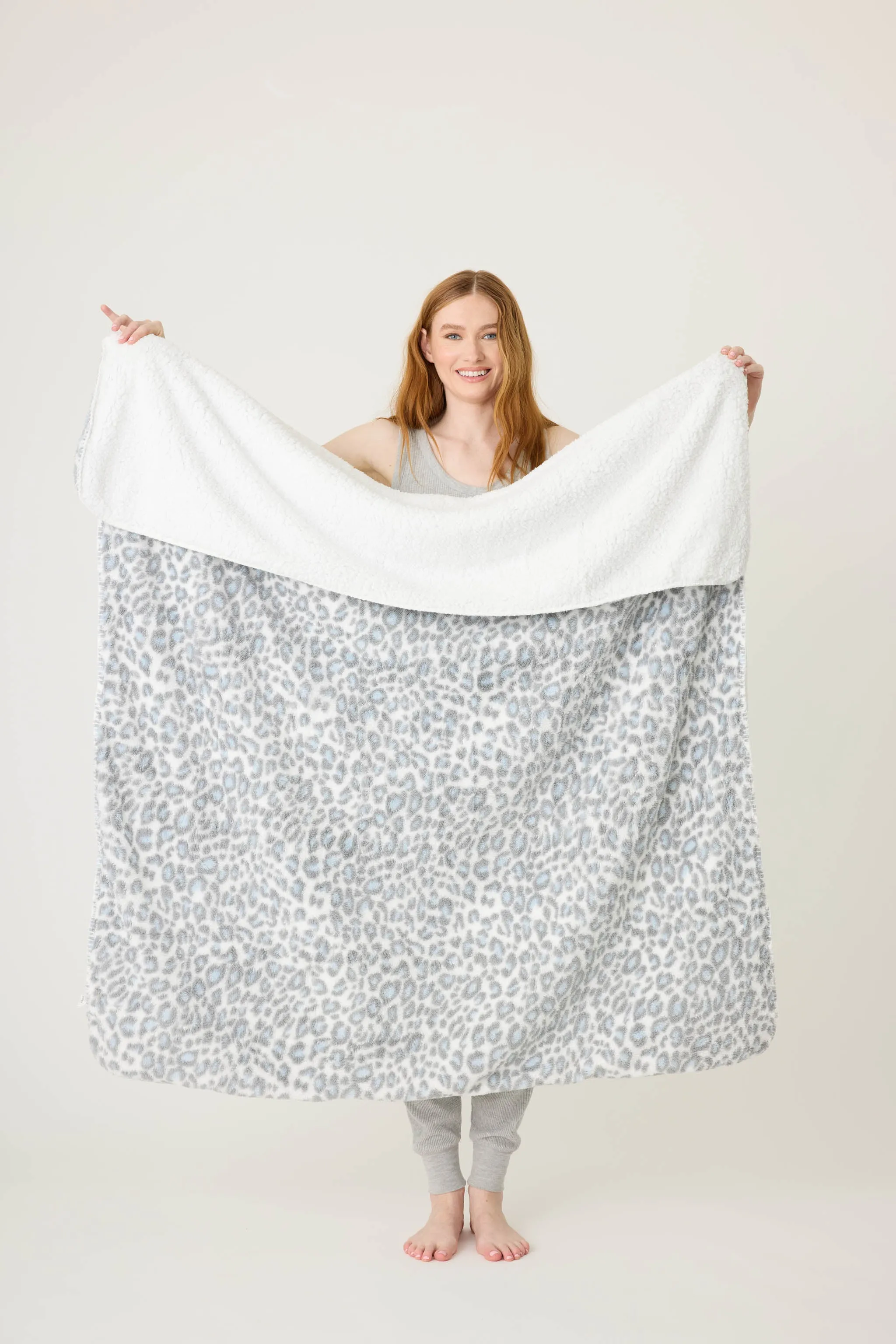 Cozy Ultra-Soft Leopard Print Blanket