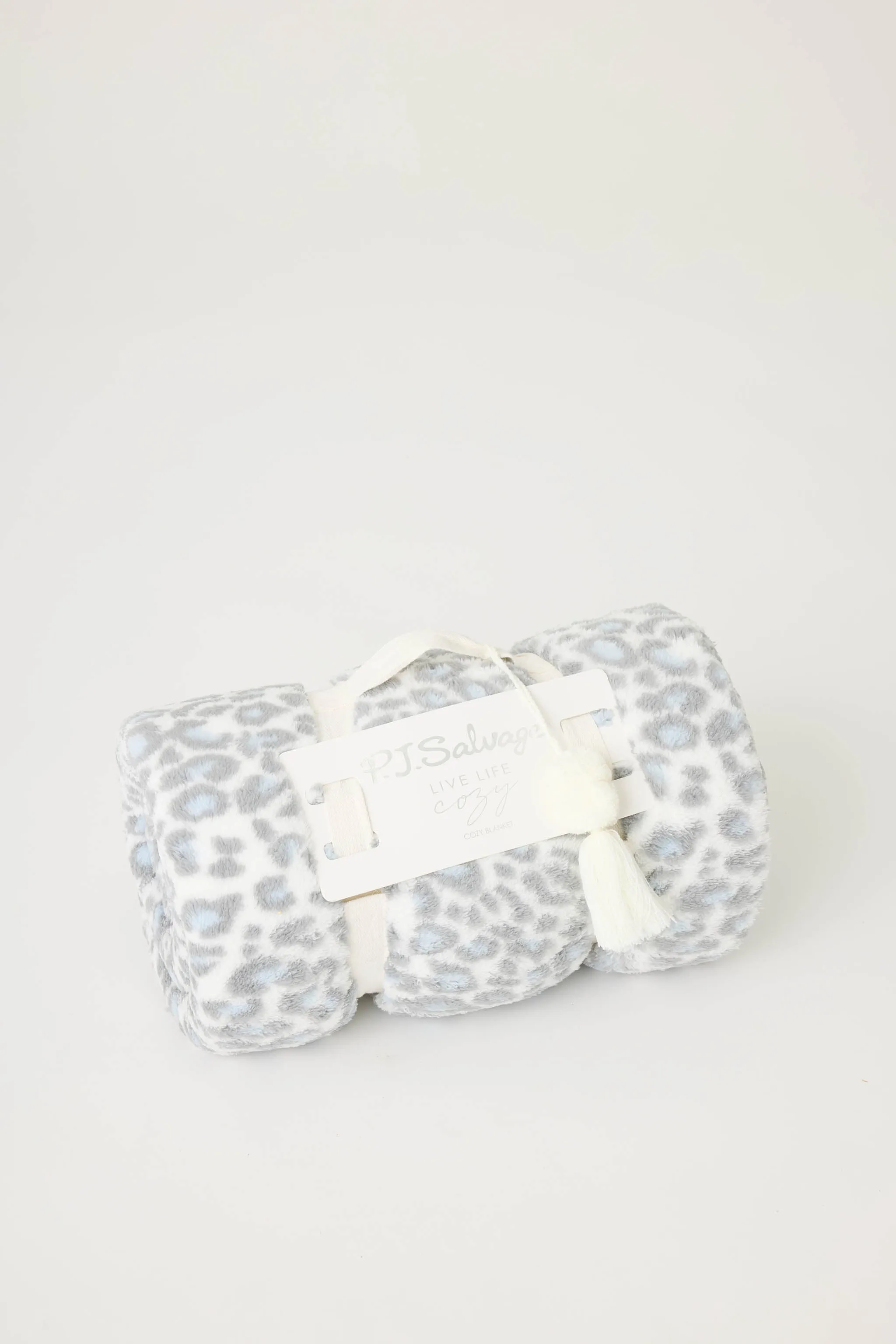 Cozy Ultra-Soft Leopard Print Blanket