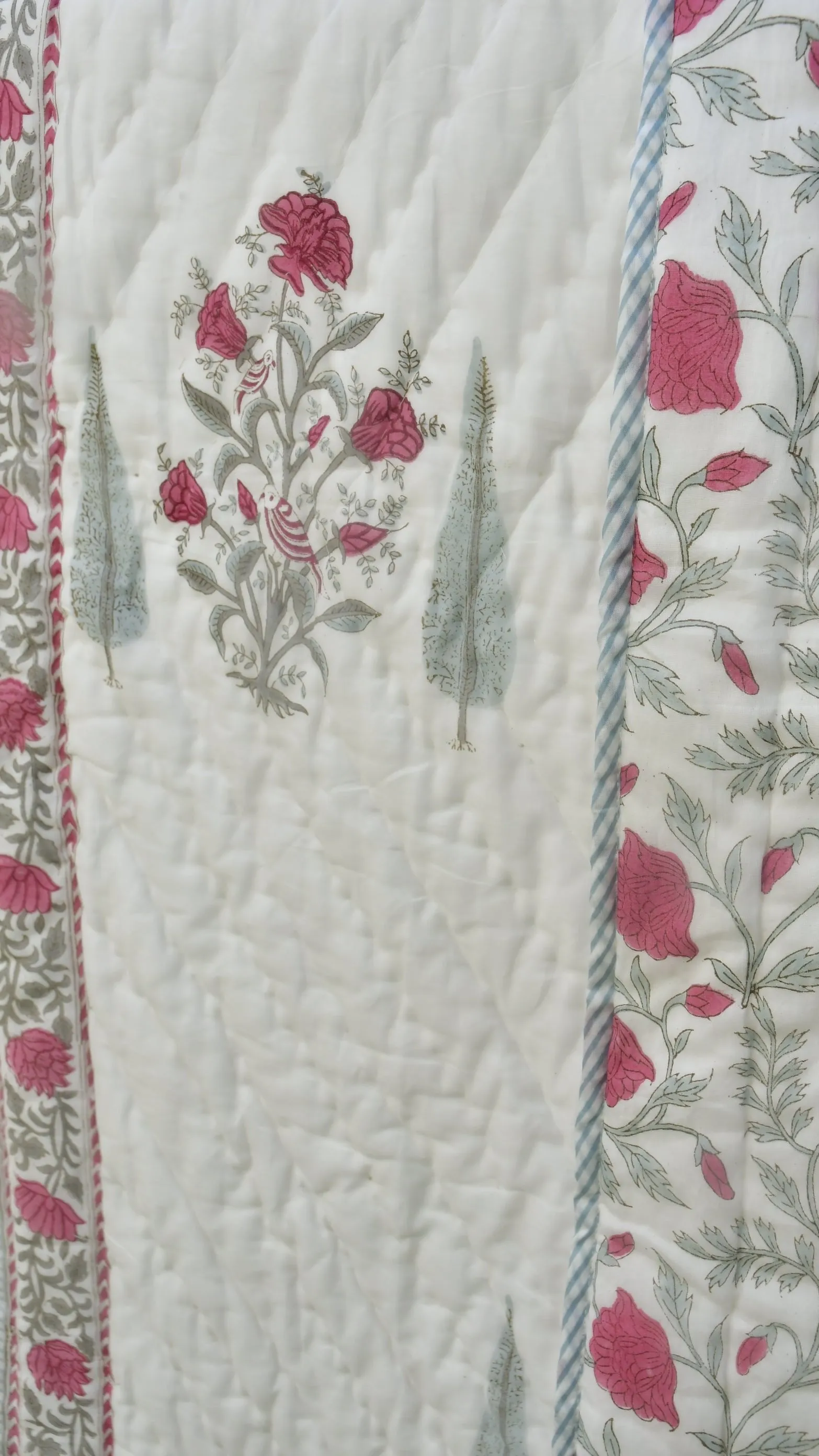 Lovely  Pink Buta With Cypress Leaf Single Quilt